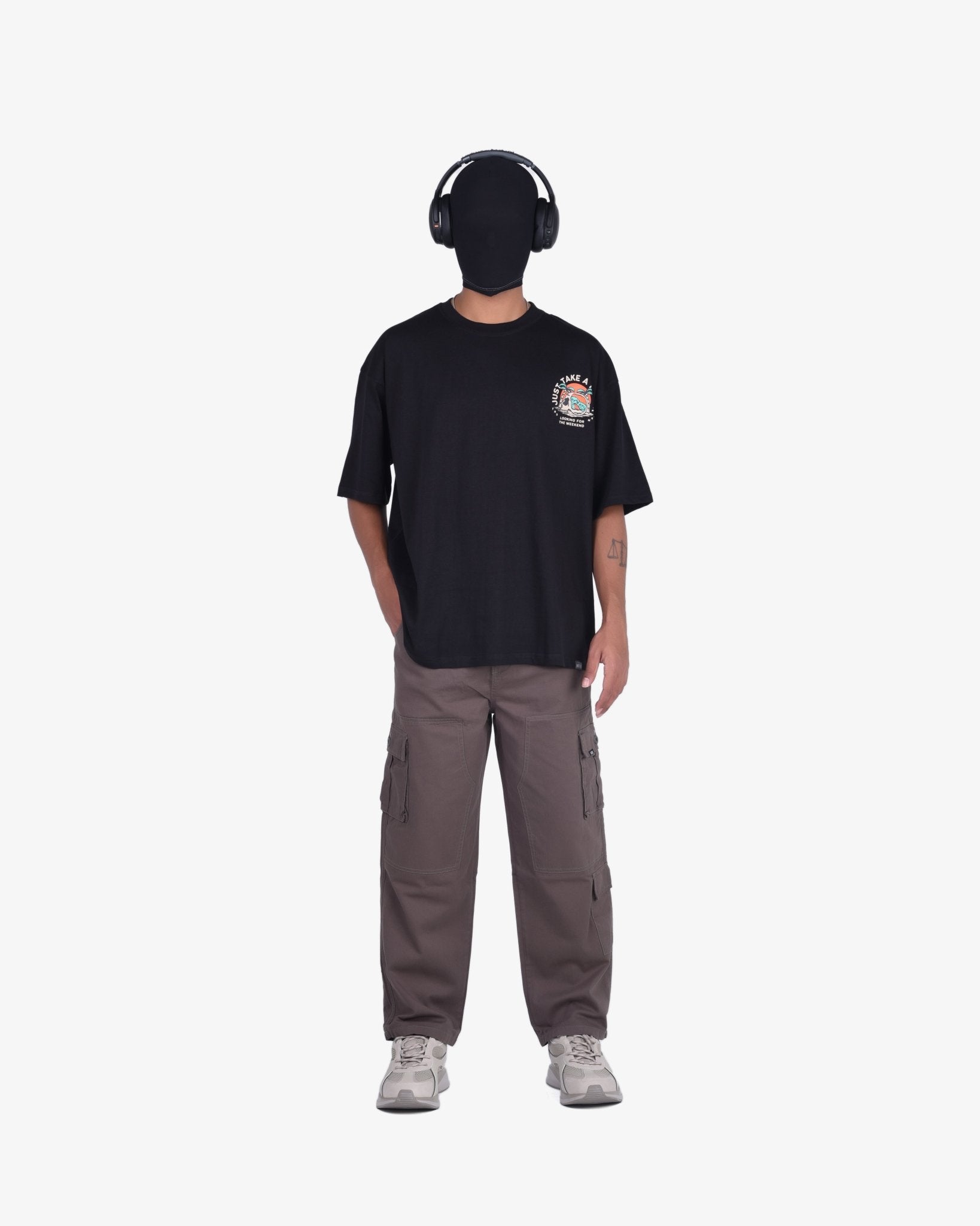 OVERSIZED T-SHIRT WITH GRAPHICS