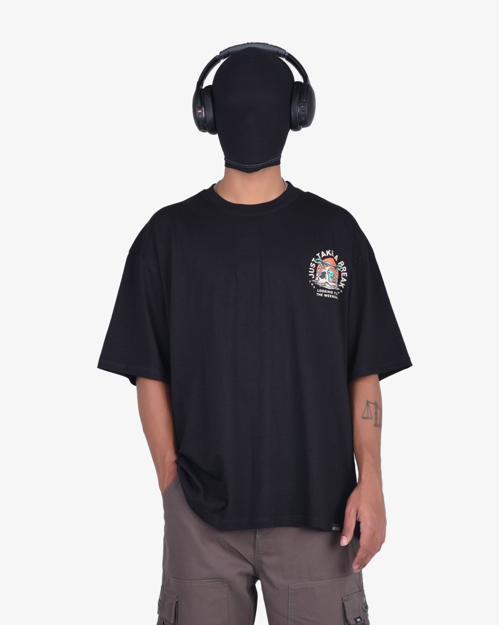 OVERSIZED T-SHIRT WITH GRAPHICS