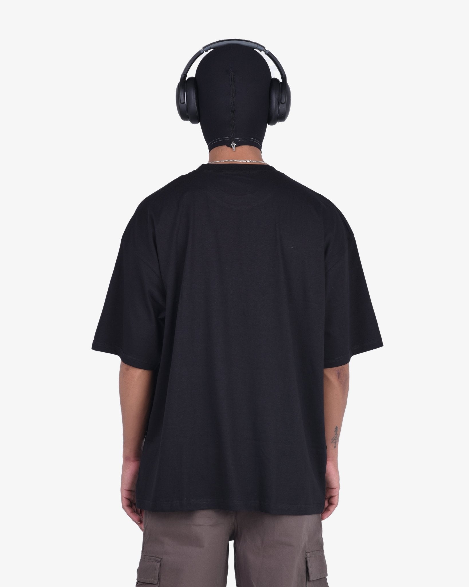 OVERSIZED T-SHIRT WITH GRAPHICS